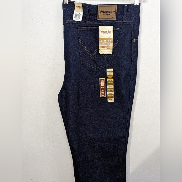 Wrangler Rugged Wear Flex Denim 46x30 NWT - Picture 1 of 3